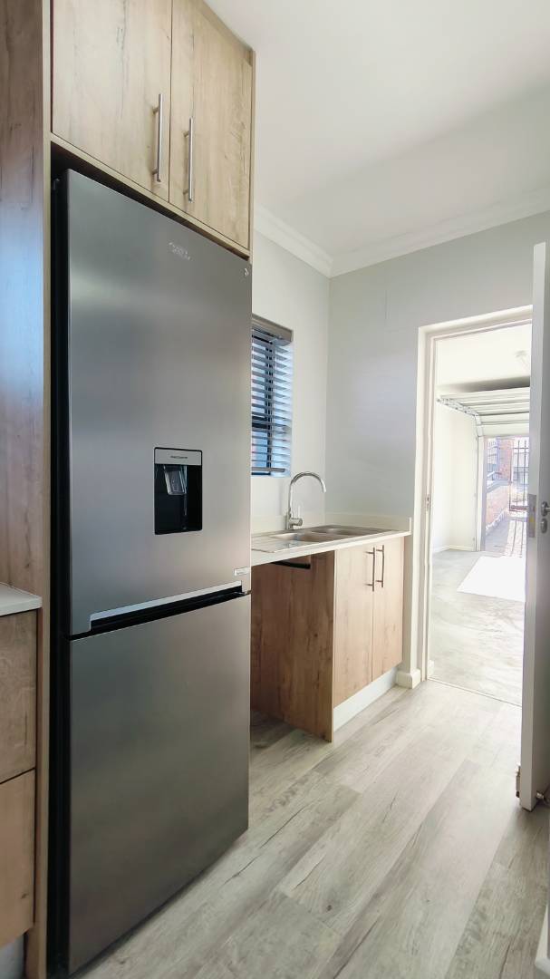 To Let 3 Bedroom Property for Rent in Island View Western Cape